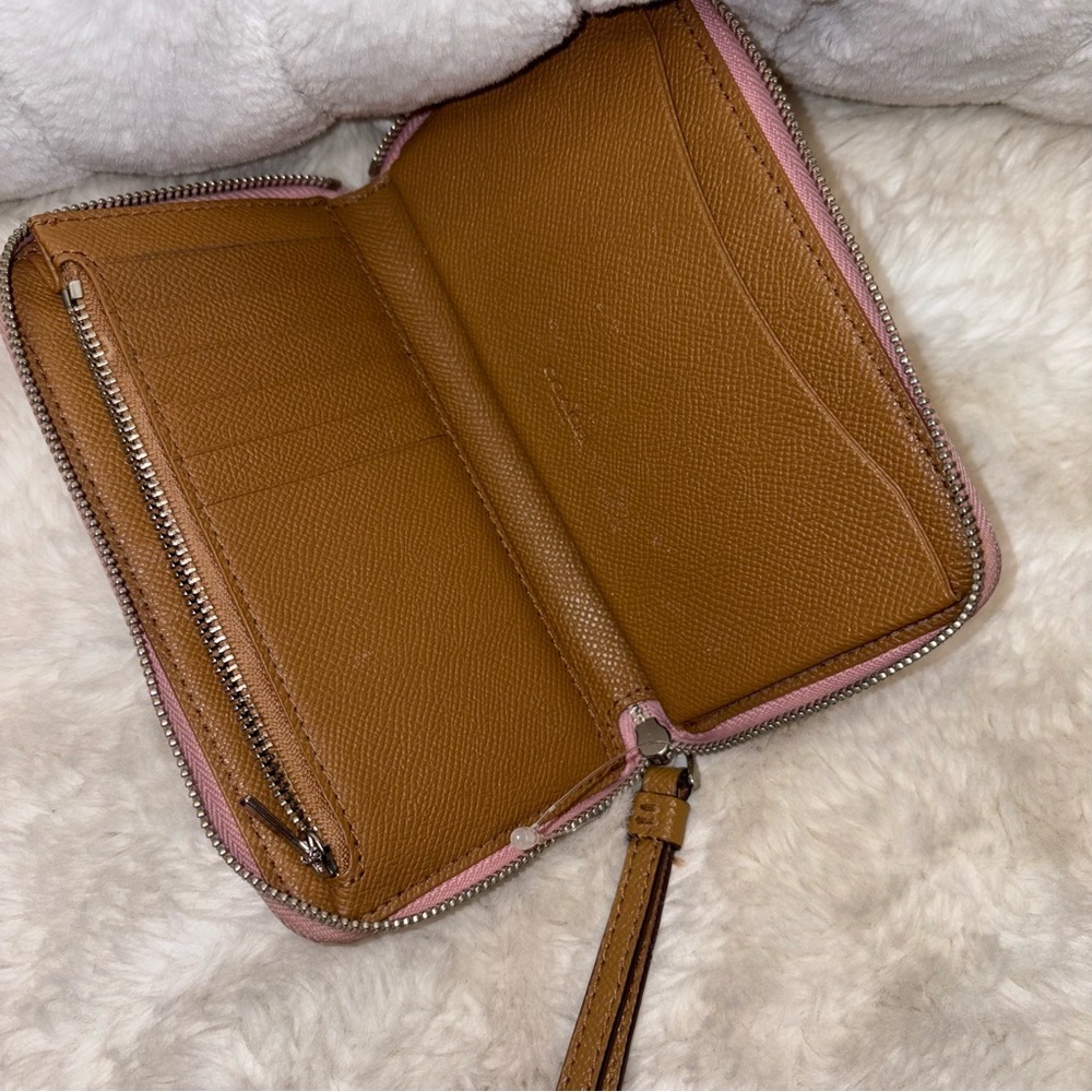 Coach Pink checker Heart Print Wristlet phone case - Picture 6 of 6